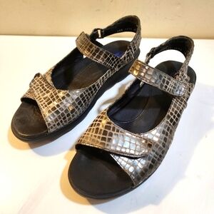 WOLKY pichu gray adjustable strap leather women's sandals size 39